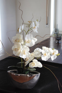 2625 778 a3 Искусственная орхидея Phalaenopsis, 2-х кратная, в керамическом горшке, 54 см, real touch, бежево-белая H-andreas