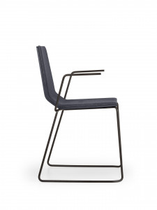 MA 1055 Деревянный стул со стальными салазками и подлокотниками True Design Marina
