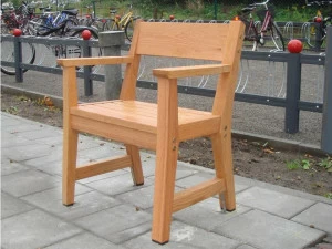 Nola Industrier Садовый стул из дерева Vejby