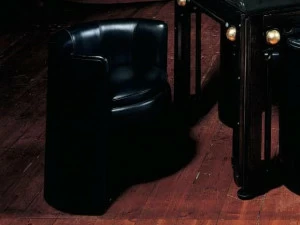 Mirabili Мягкое кожаное кресло с подлокотниками Roberto fallani