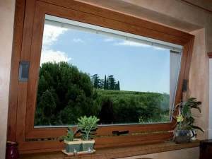Agostinigroup Поворотное окно из алюминия и дерева