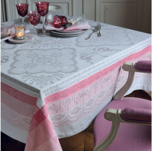 10579032 Garnier-Thiebaut Скатерть 172х172см "Матильда" (розовая) Ткань