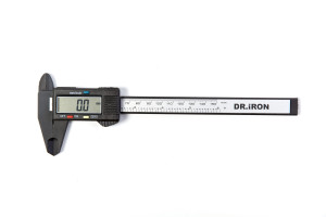 15933669 Электронный штангенциркуль 150 мм Карбон, блистер DR6001 Dr. IRON