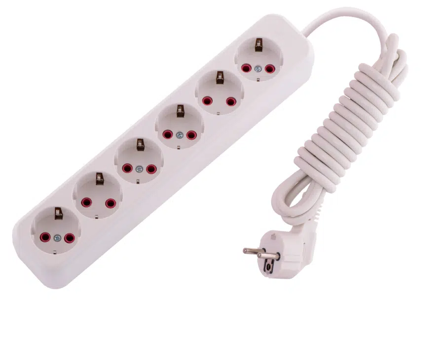 LILA Удлинитель с заземлением 6 входов 3 метра белый LEZARD 720-0603-601
