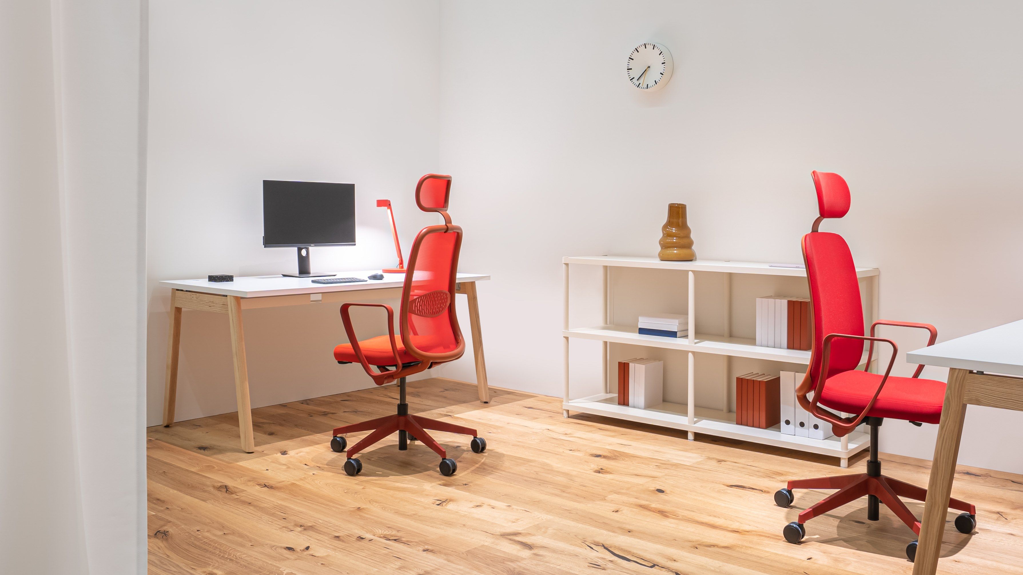 Тканевый поворотный офисный стул с подголовником MDD HI DRIVE ARCH-00116456 - Вид №5