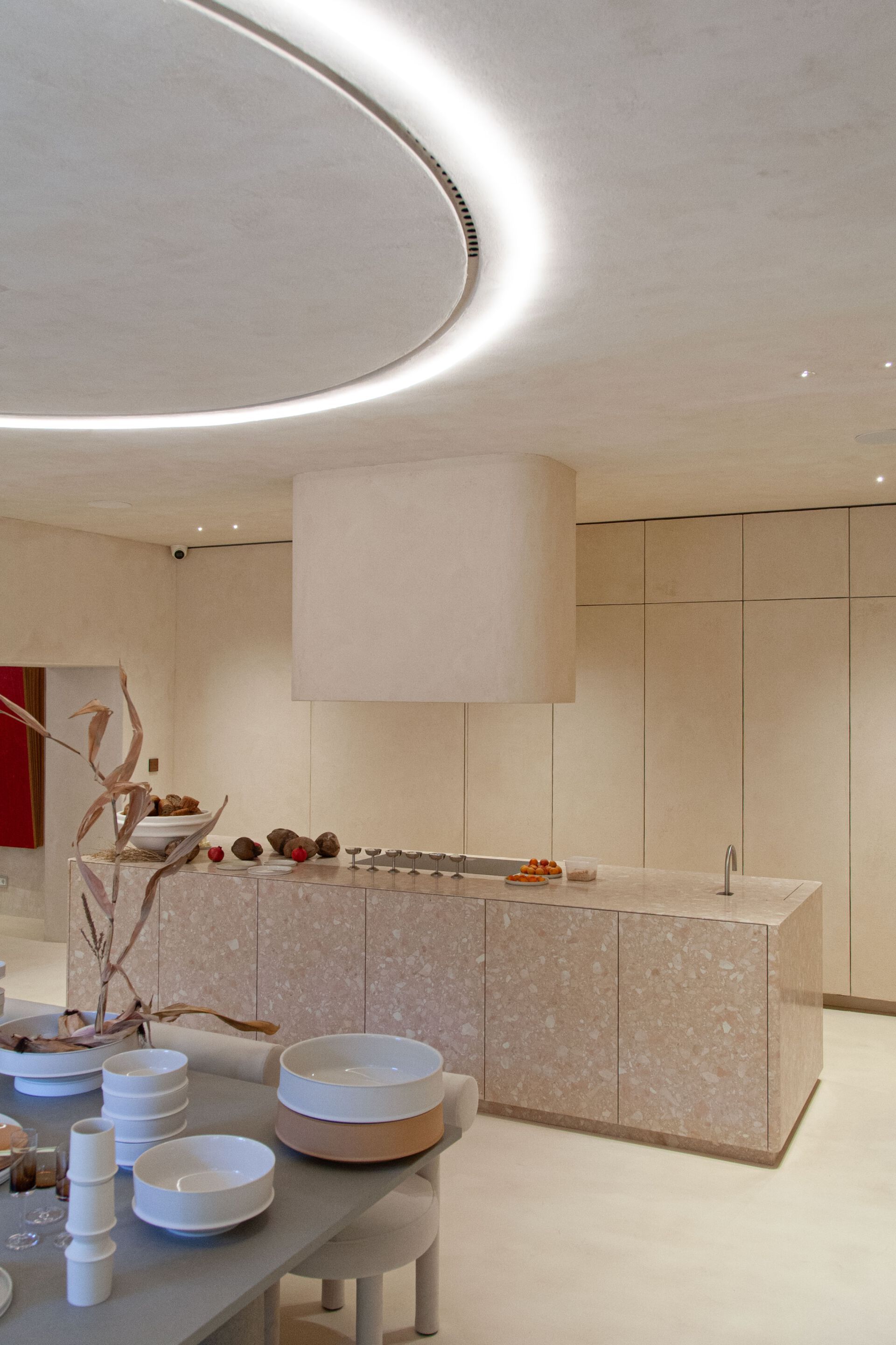 Мраморная кухня с островом Zajc PEONY ARCH-00130970 - Вид №1