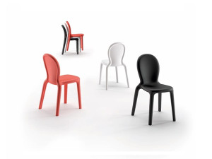 Пластиковый стул