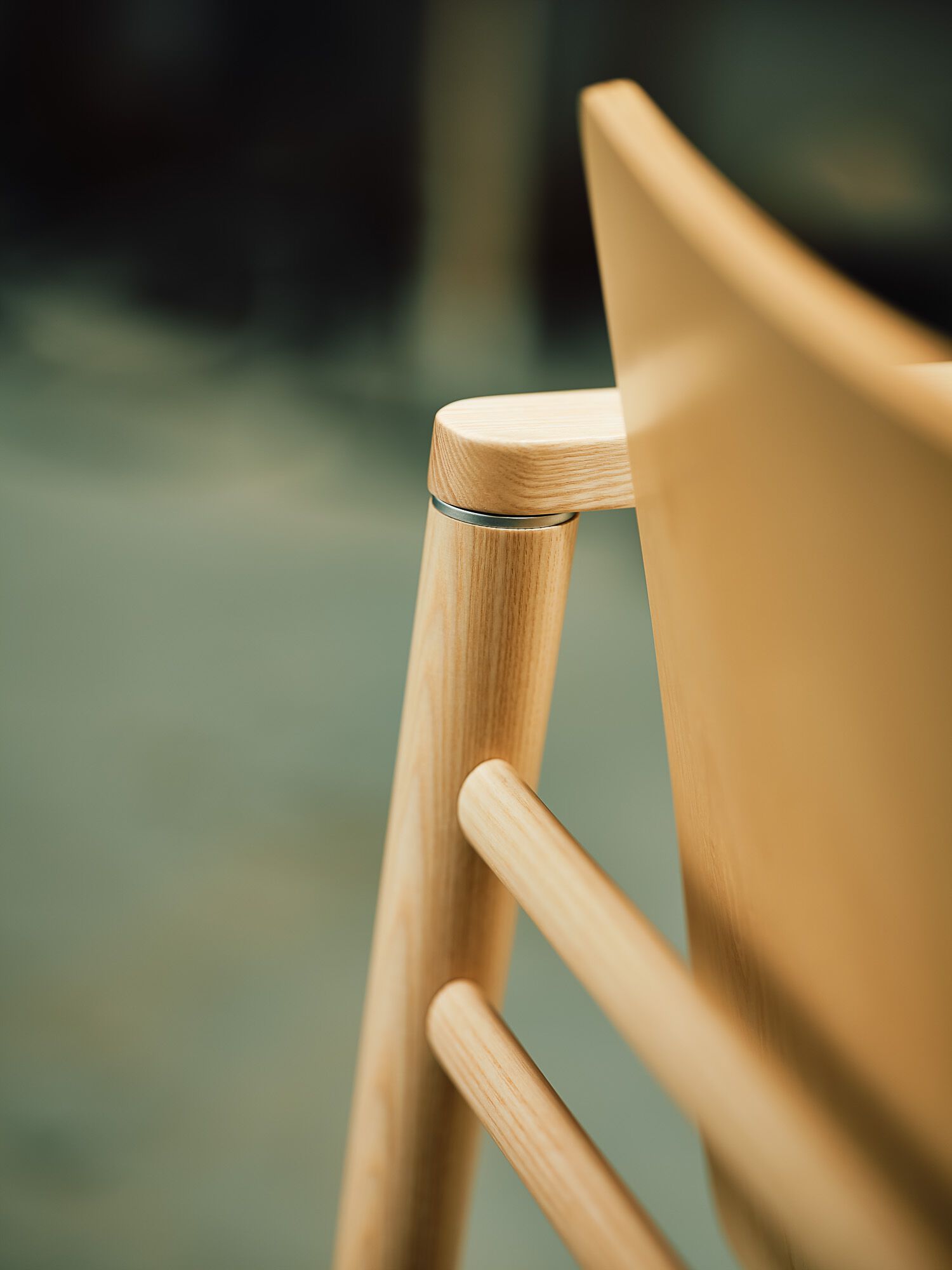 Стул из бука с подлокотниками More Contract Ava ARCH-00111903 - Вид №2