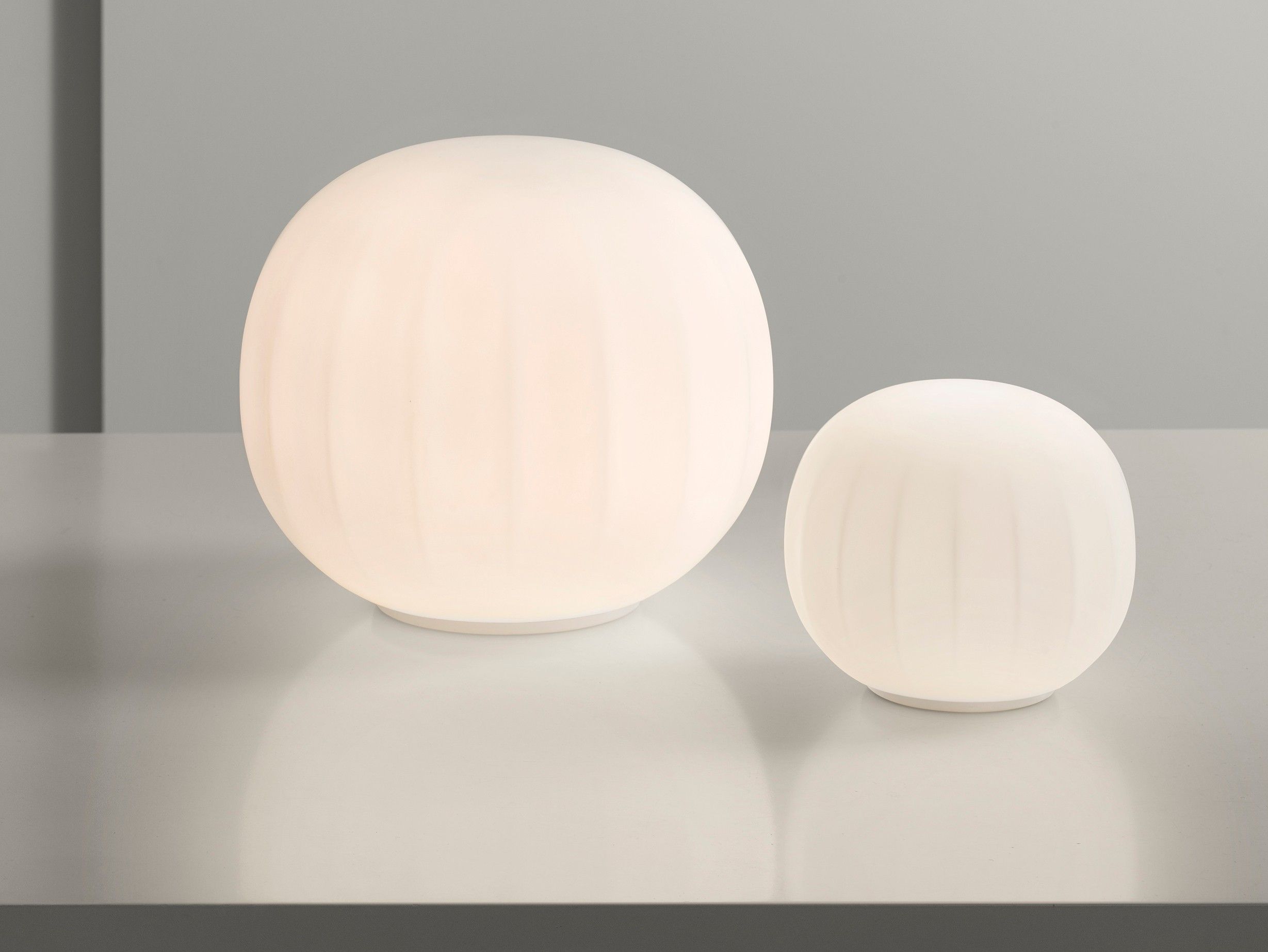 Светодиодная настольная лампа из дутого стекла LUCEPLAN Lita ARCH-00029498