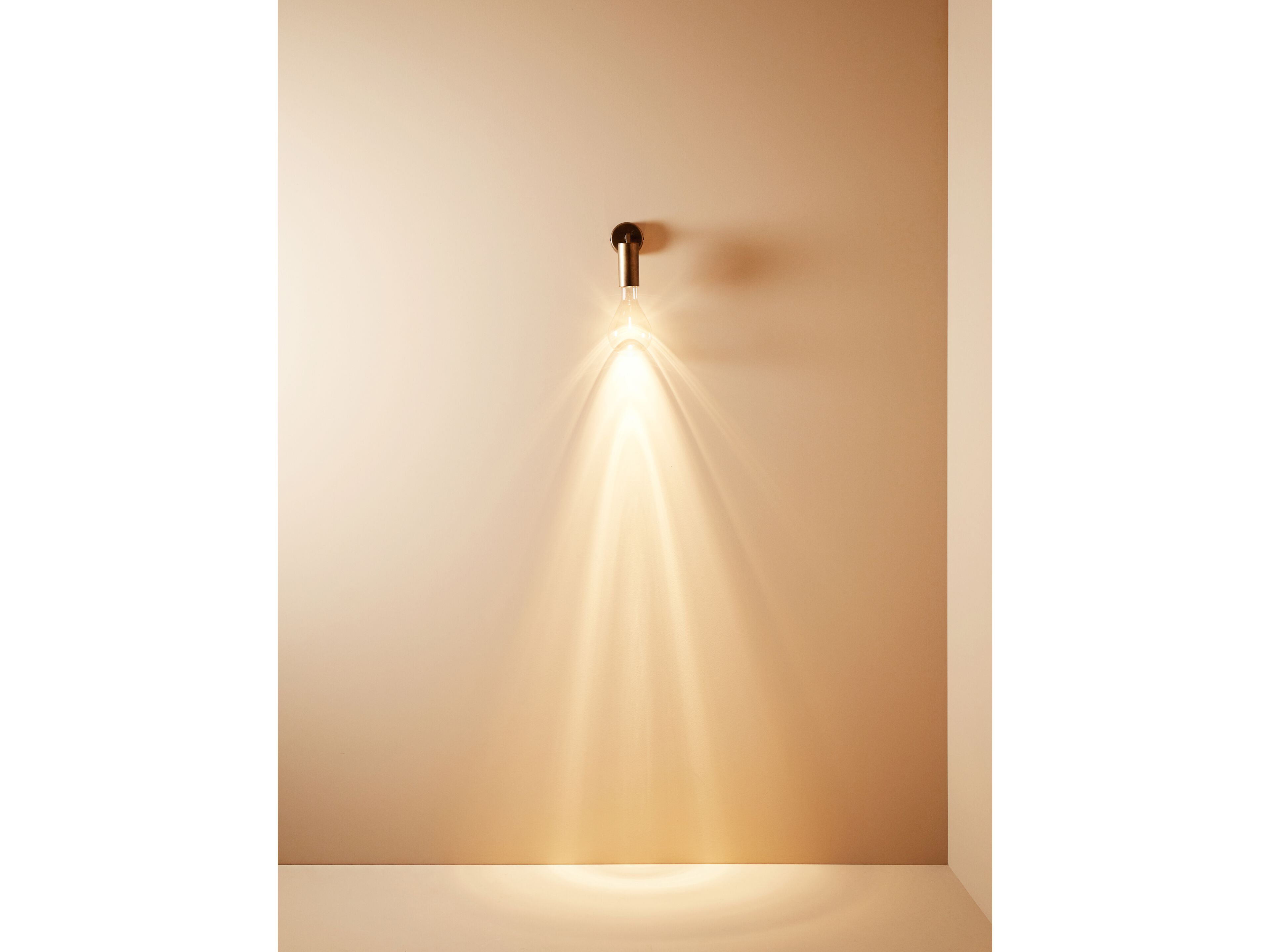 Алюминиевый светодиодный настенный светильник Renzo Serafini Riluce ARCH-00064292 - Вид №1