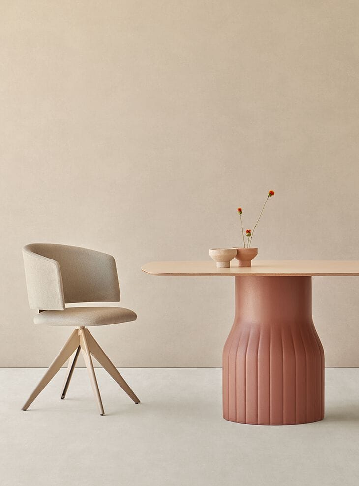 Овальный стол с основанием из переработанного полиэтилена Mobboli Kurt ARCH-00003610 - Вид №1