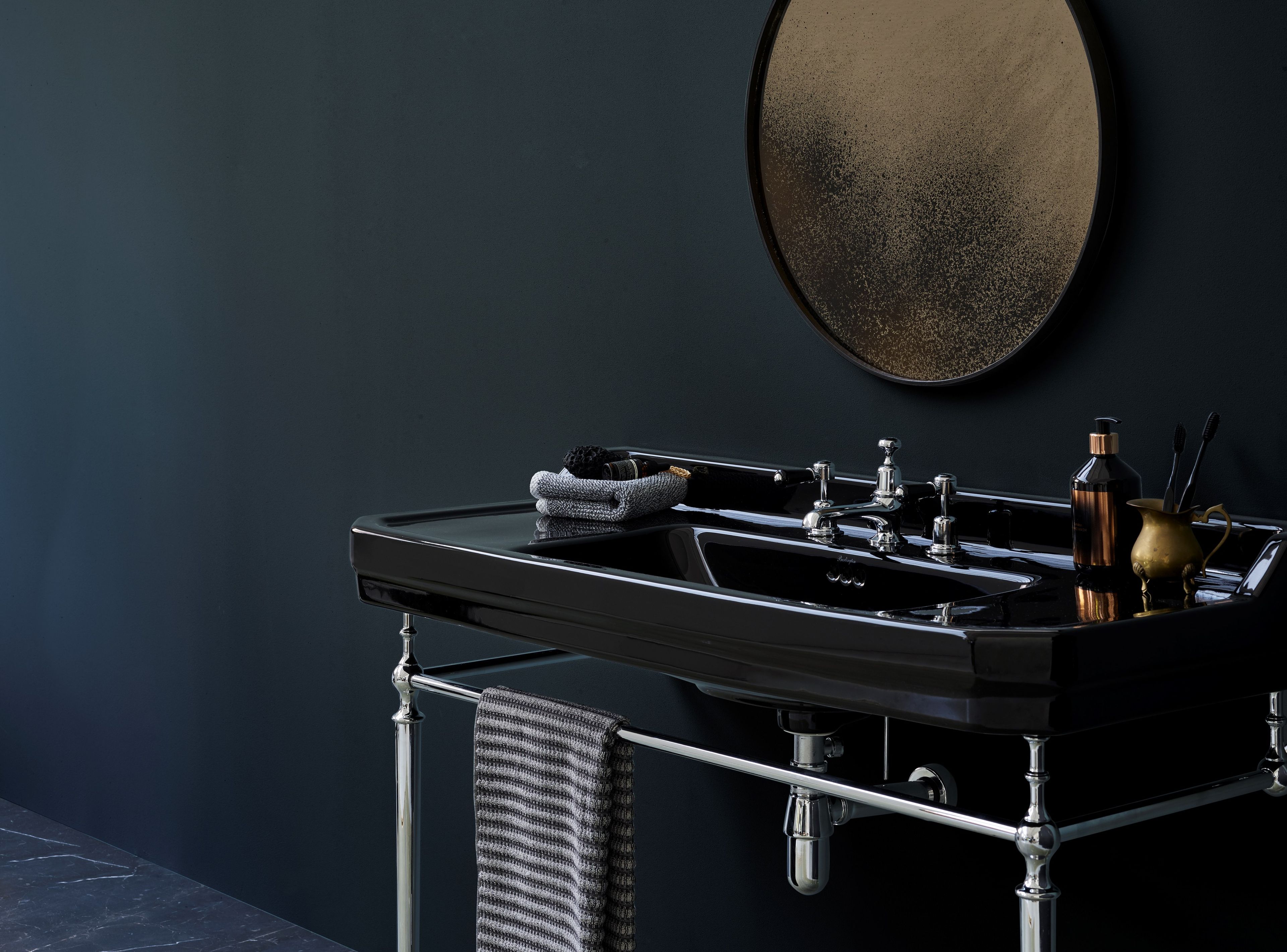 Умывальник с консольным окном с держателем для полотенец Burlington Эдвардианская ARCH-00100651 - Вид №6