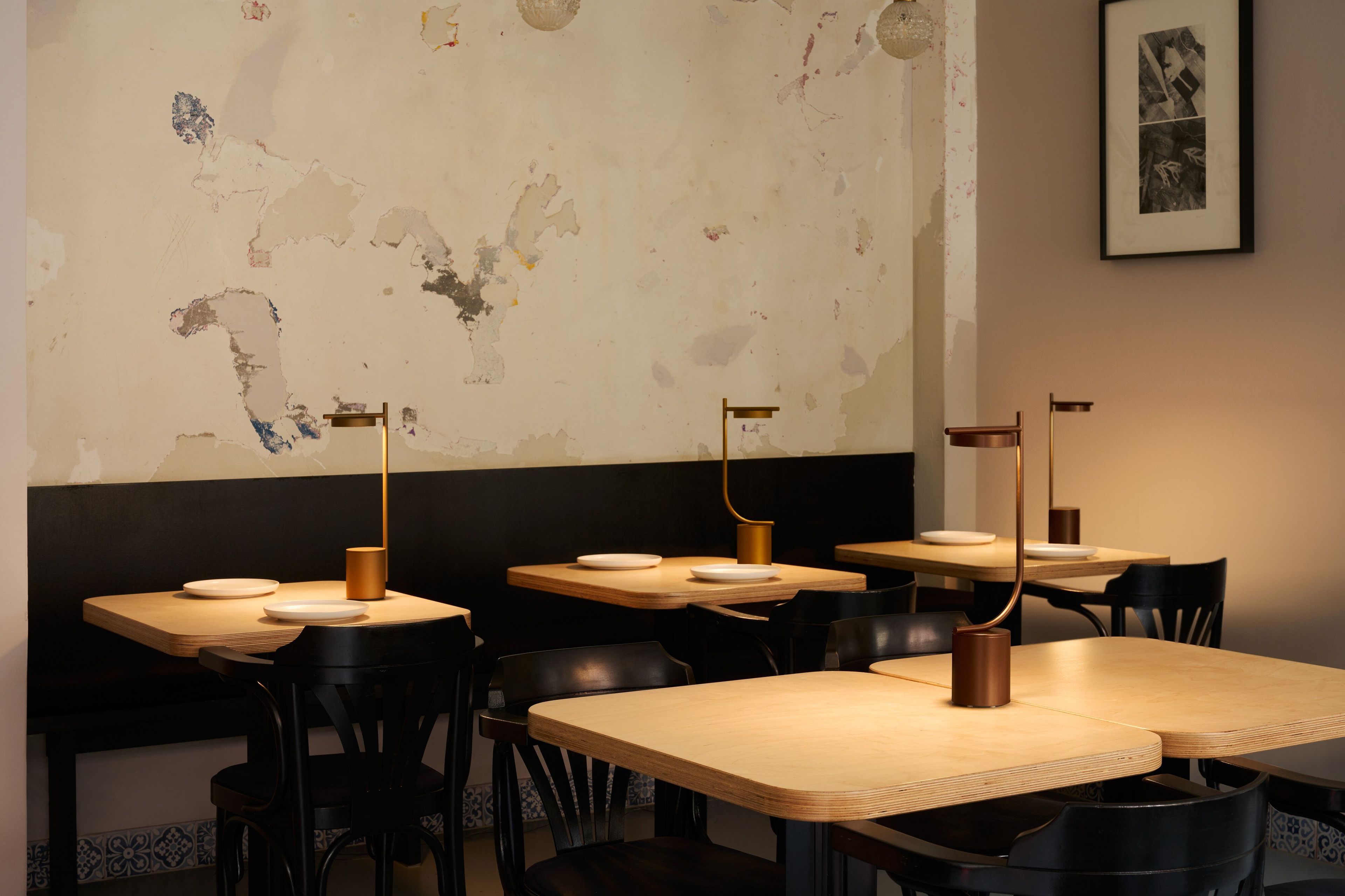 Настольная лампа с зарядкой от USB Grupa Igram ARCH-00107755 - Вид №21