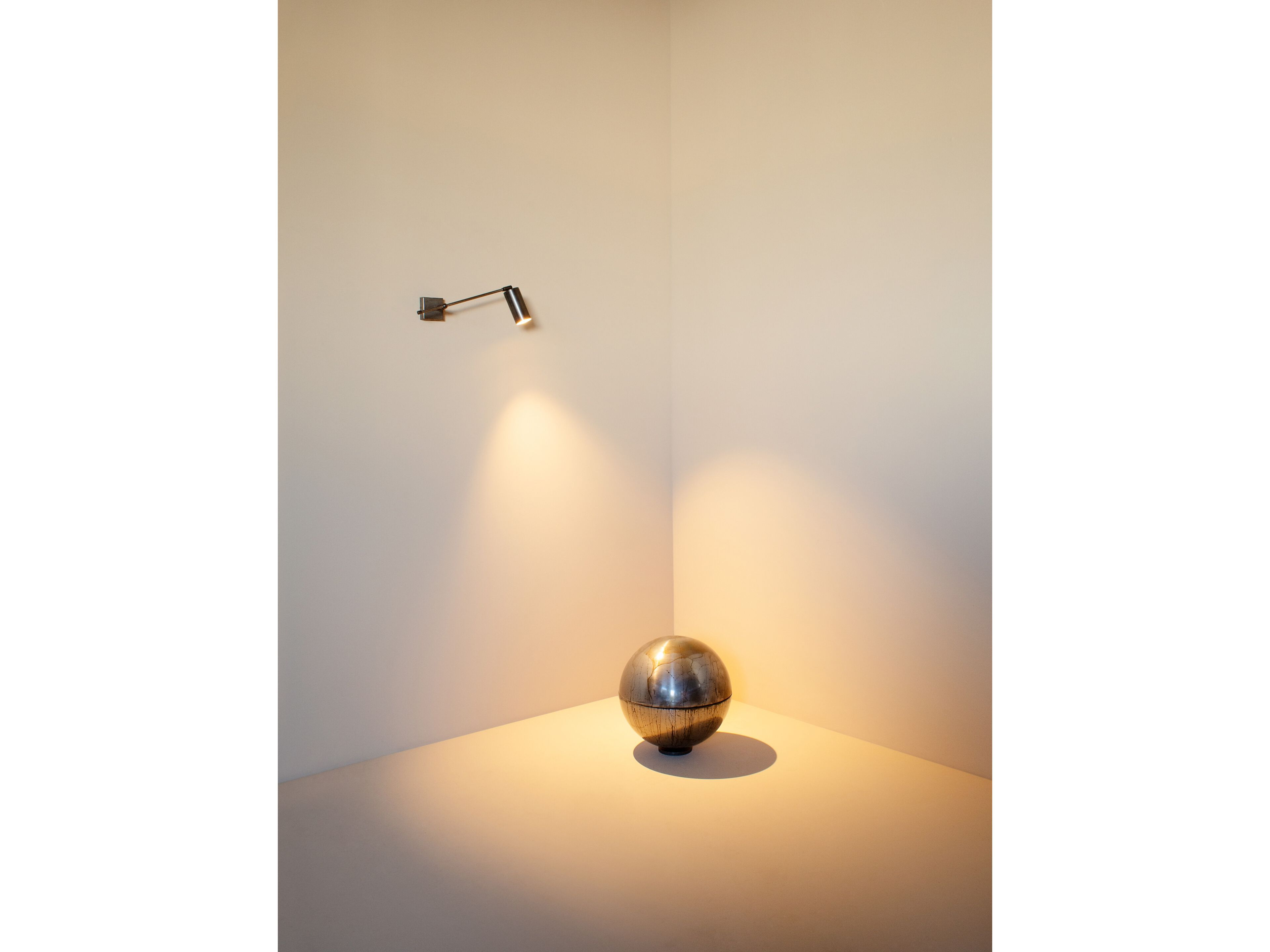 Регулируемый железный светодиодный настенный светильник Renzo Serafini стекло ARCH-00097096 - Вид №1