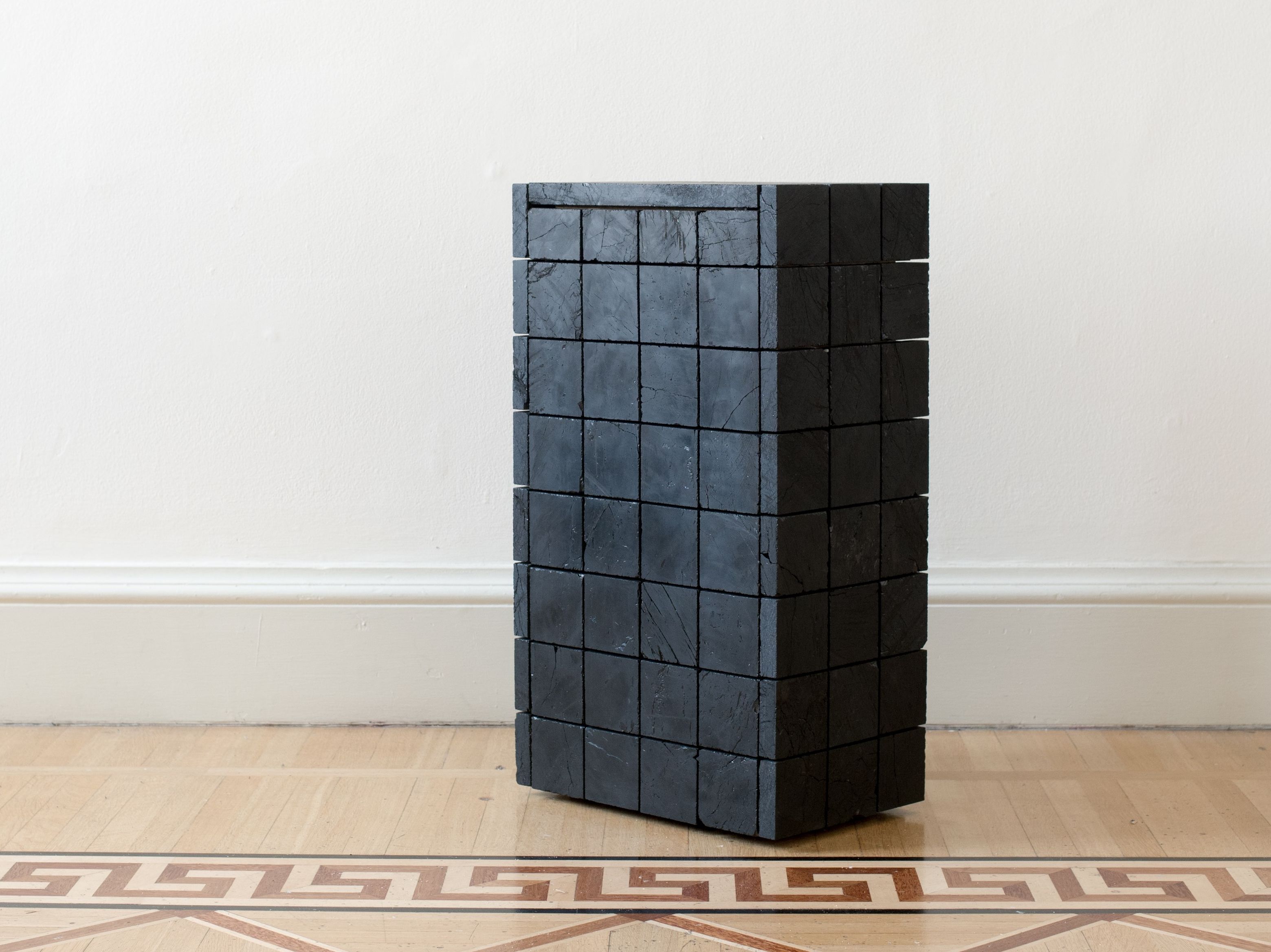 Пьедестал из антрацитового угля Movimento Gallery Jesper Eriksson ARCH-00115528