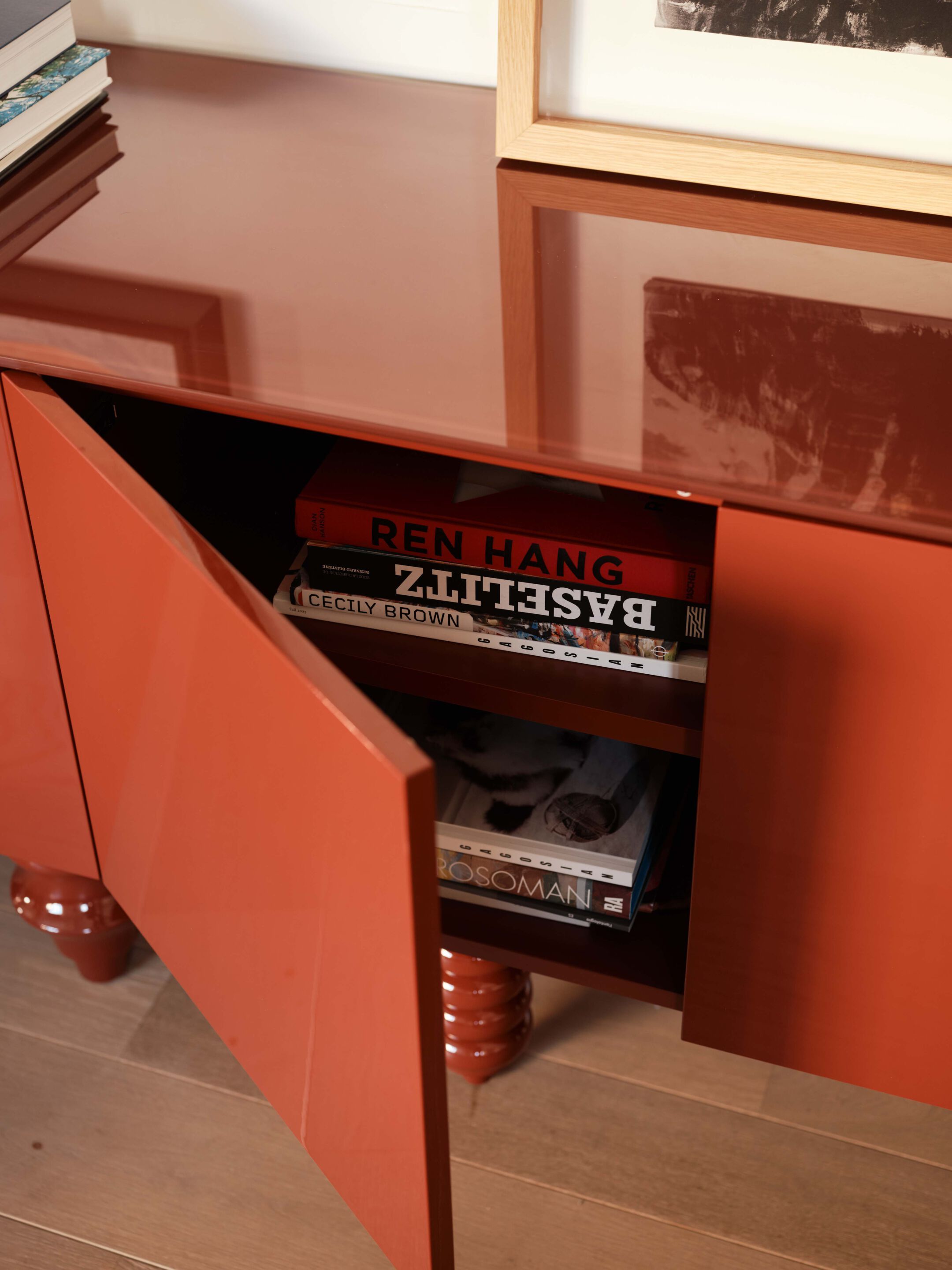 Шкаф из лакированного МДФ с распашными дверями BD Barcelona Multileg ARCH-00089777 - Вид №7