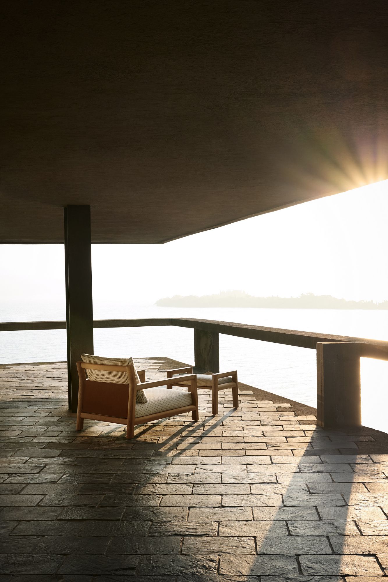 Садовое кресло из тикового дерева с подлокотниками B&B Italia Outdoor Пабло ARCH-00147808 - Вид №5