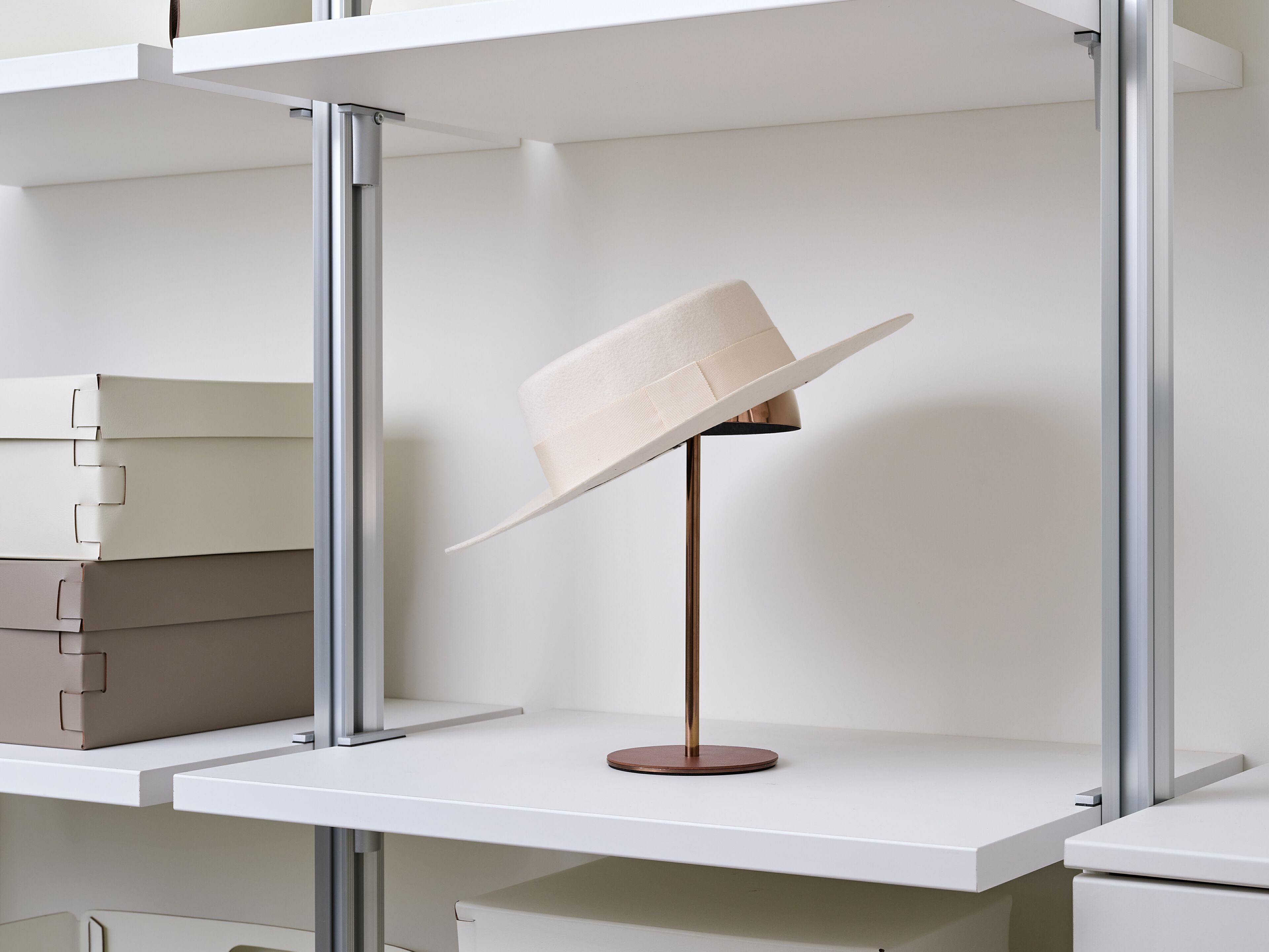 Кожаный и металлический аксессуар ADJ Porta-cappelli ARCH-00079961