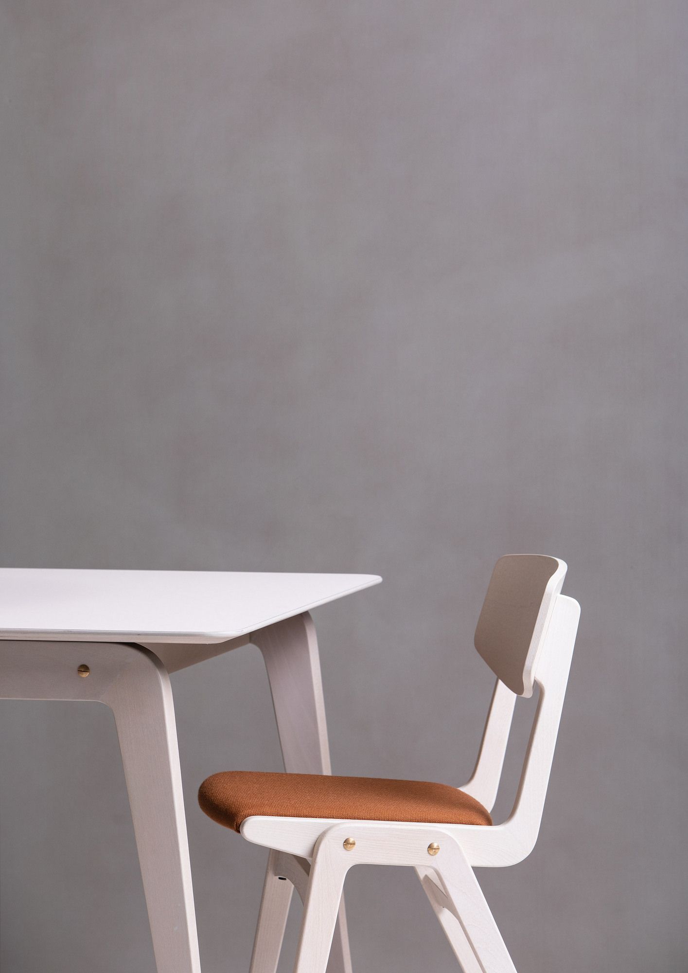 Стул из бука с мягким сиденьем Vergés Glöwr ARCH-00088357 - Вид №4