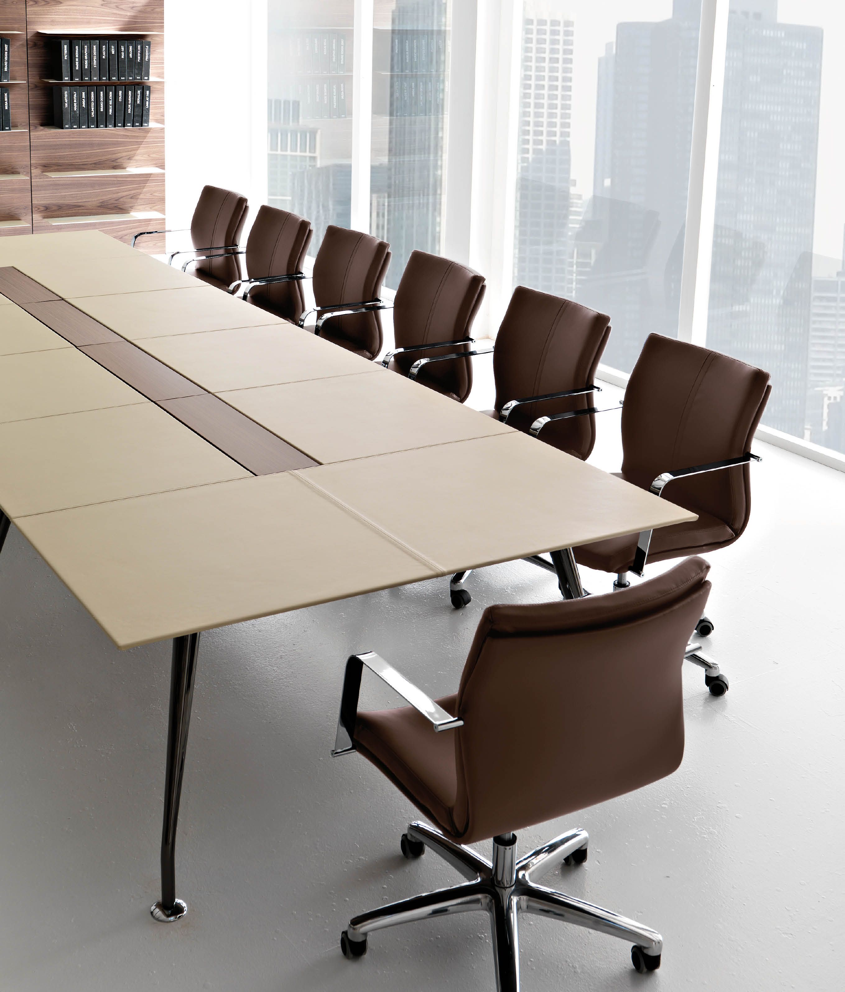 Кожаный офисный стул с подлокотниками с 4 спицами Quinti Sedute ARCH-00085685