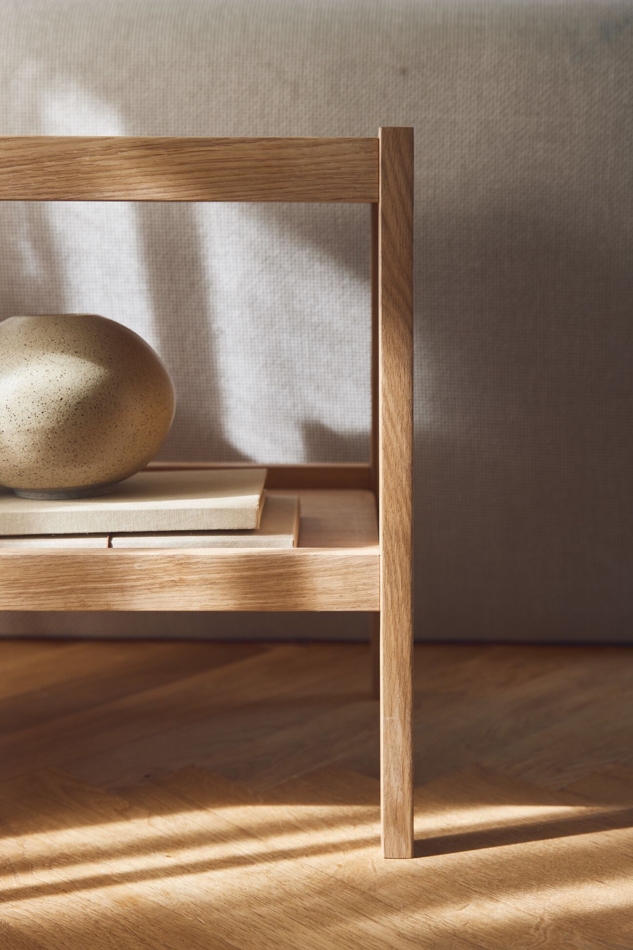 Деревянный прямоугольный журнальный столик Form & Refine JOURNAL ARCH-00074925 - Вид №13