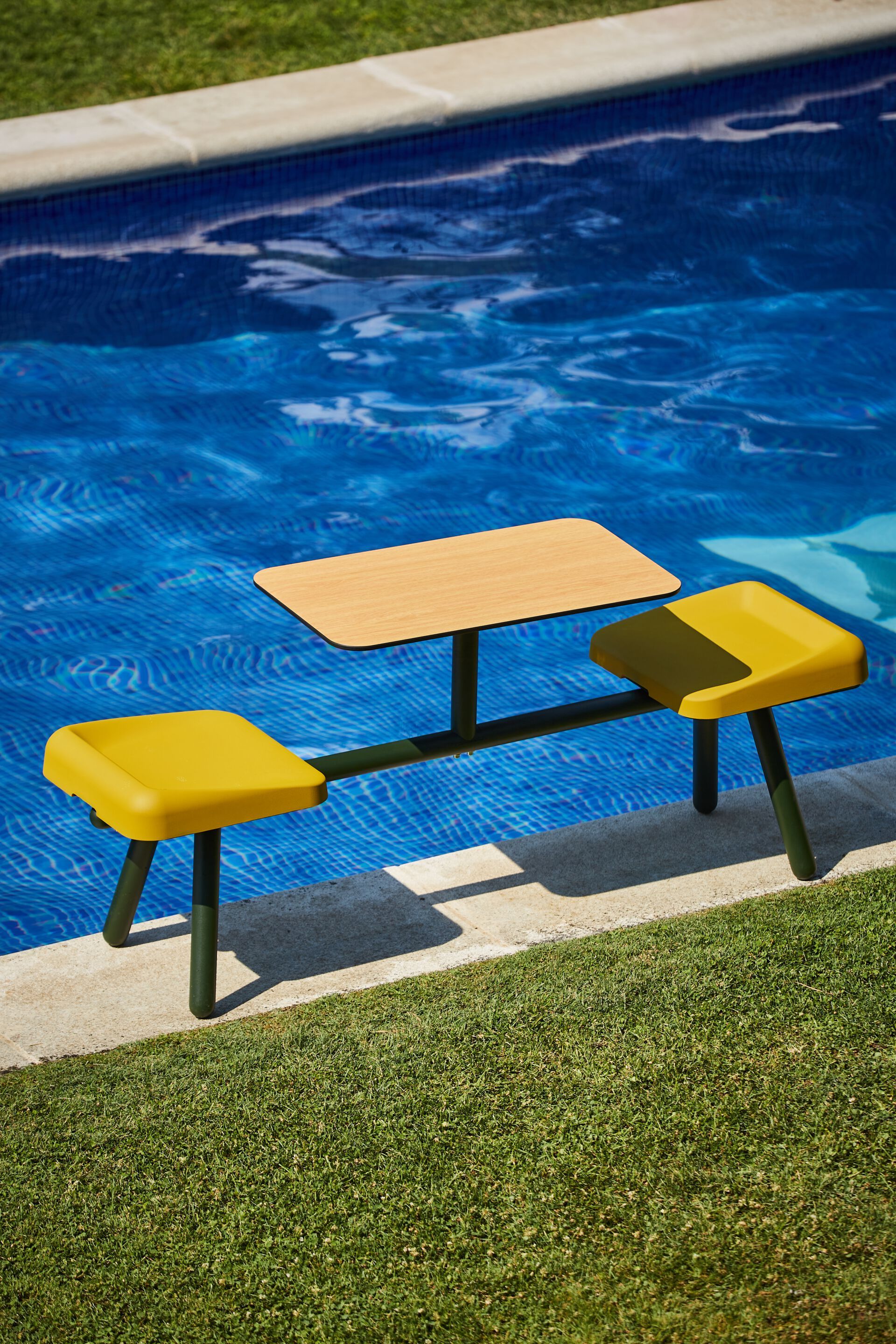 Polyurethane and wood monoblock canteen table with integrated seats Bõln Slim ARCH-00129228 - Вид №17