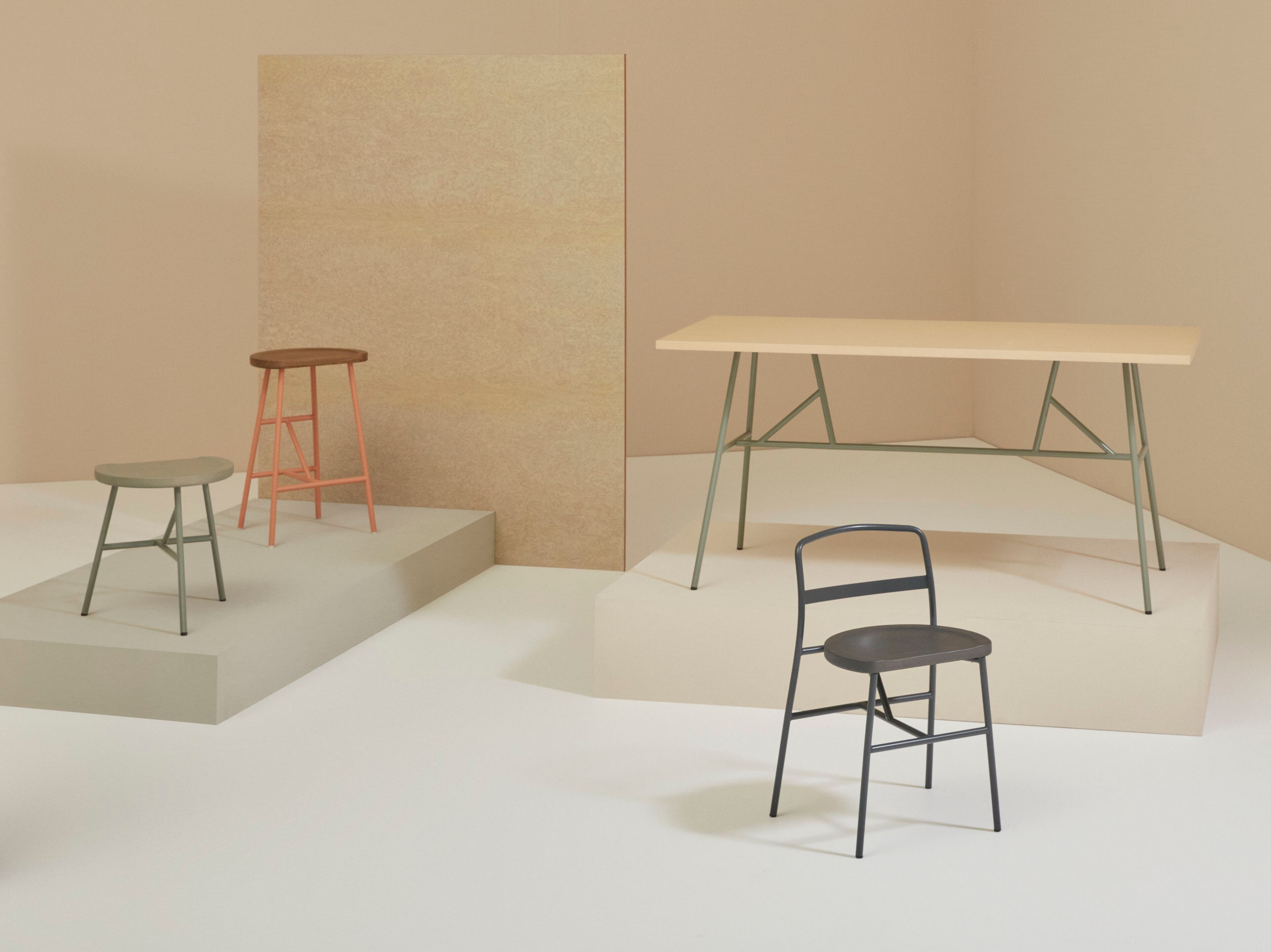 Низкий стул из стали и ясеня Billiani Puccio ARCH-00102739 - Вид №2