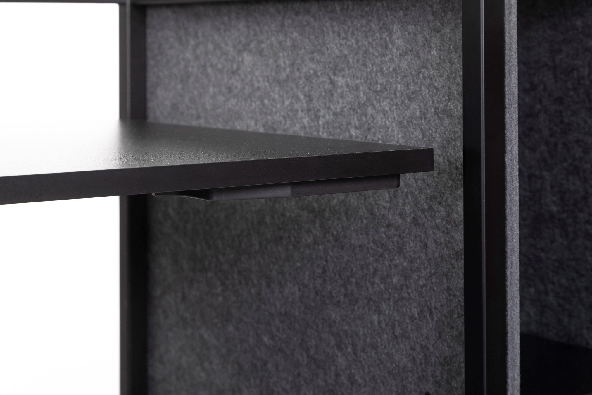 Рециркулированный ПЭТ регулируемая высота стол на колесах с электрической розеткой ECHOJAZZ MCART ARCH-00131553 - Вид №24