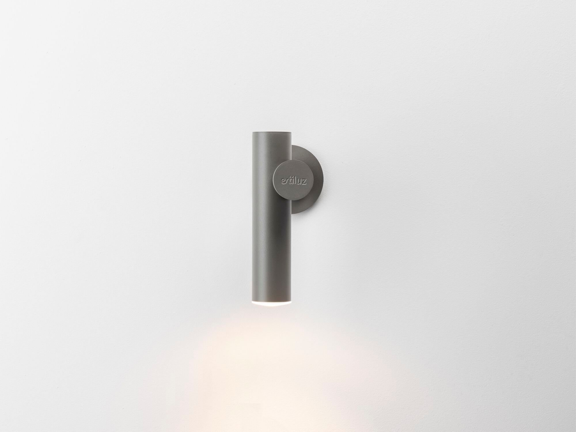 Металлическая наружная настенная лампа Estiluz Tik ARCH-00084946