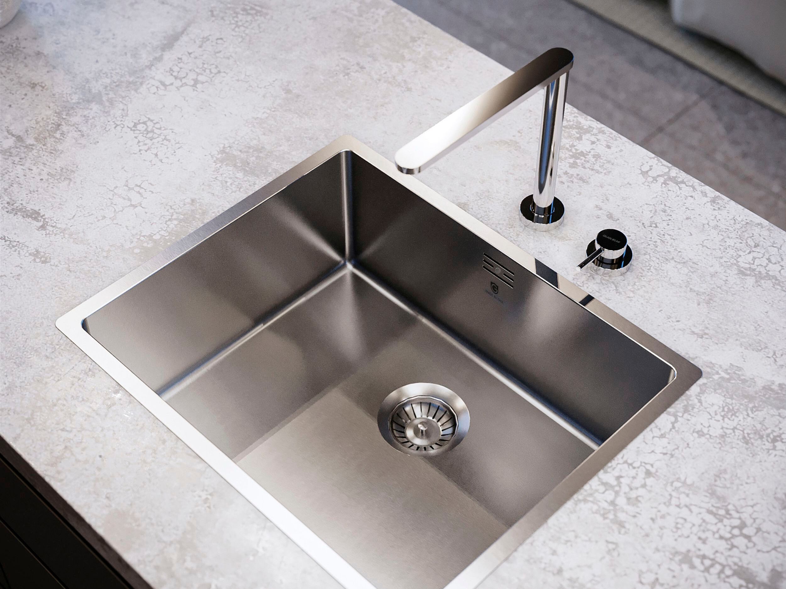 Однорычажный смеситель для кухни с поворотным изливом GUGLIELMI RUBINETTERIE Подокно ARCH-00015504 - Вид №1