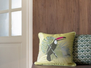 Панель с трехмерными эффектами из массива дерева