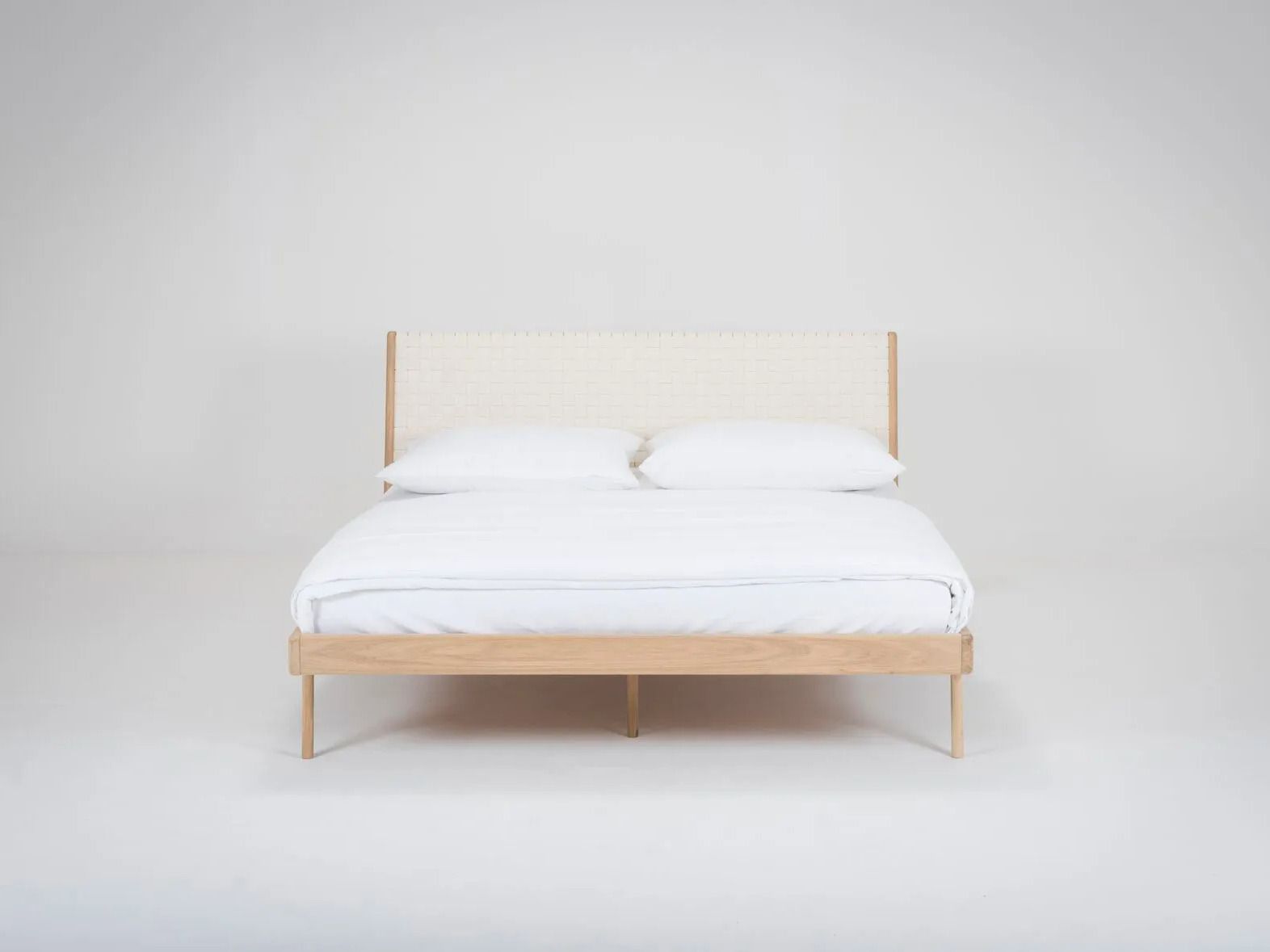 Дубовая двуспальная кровать Gazzda Fawn ARCH-00085993 - Вид №5