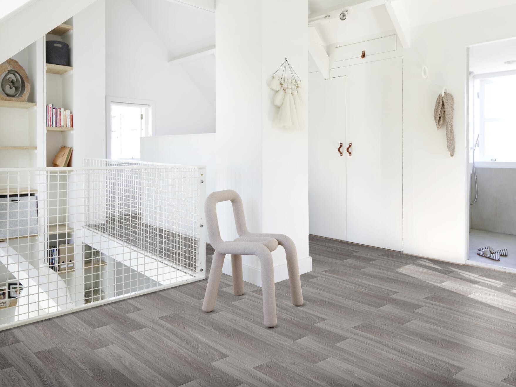 Нескользящий виниловый пол с эффектом дерева BEAUFLOR Hightex ARCH-00099118