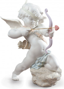 10669078 LLADRO Фигурка Lladro "Прямо в сердце" 24х26см Фарфор