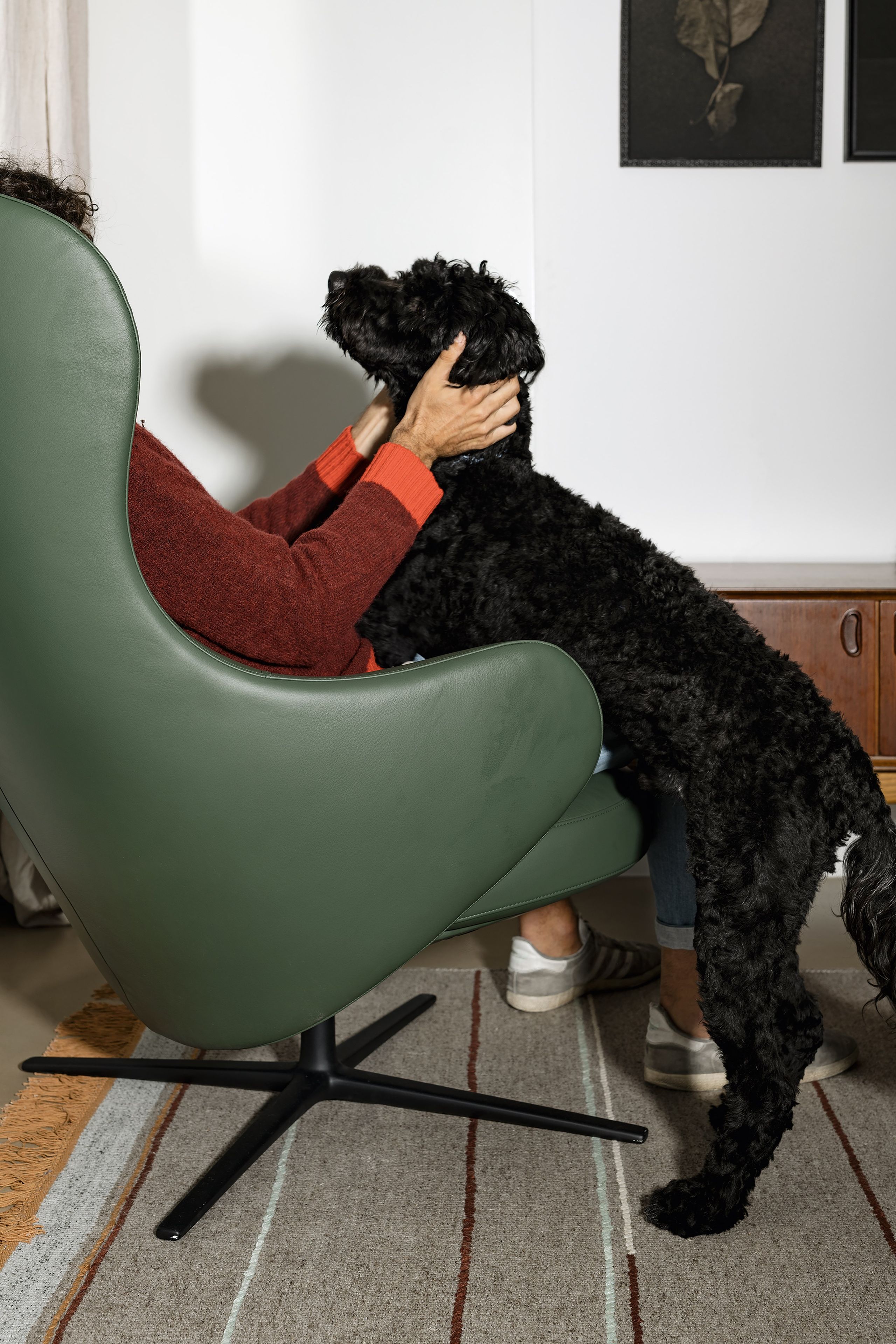 Вращающееся кресло с самотяжеляющимся механизмом Kristalia Dua ARCH-00038731 - Вид №6