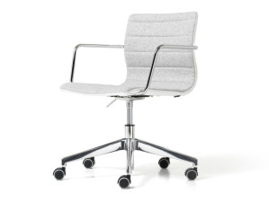 Офисное кресло из ткани с 5 спицами