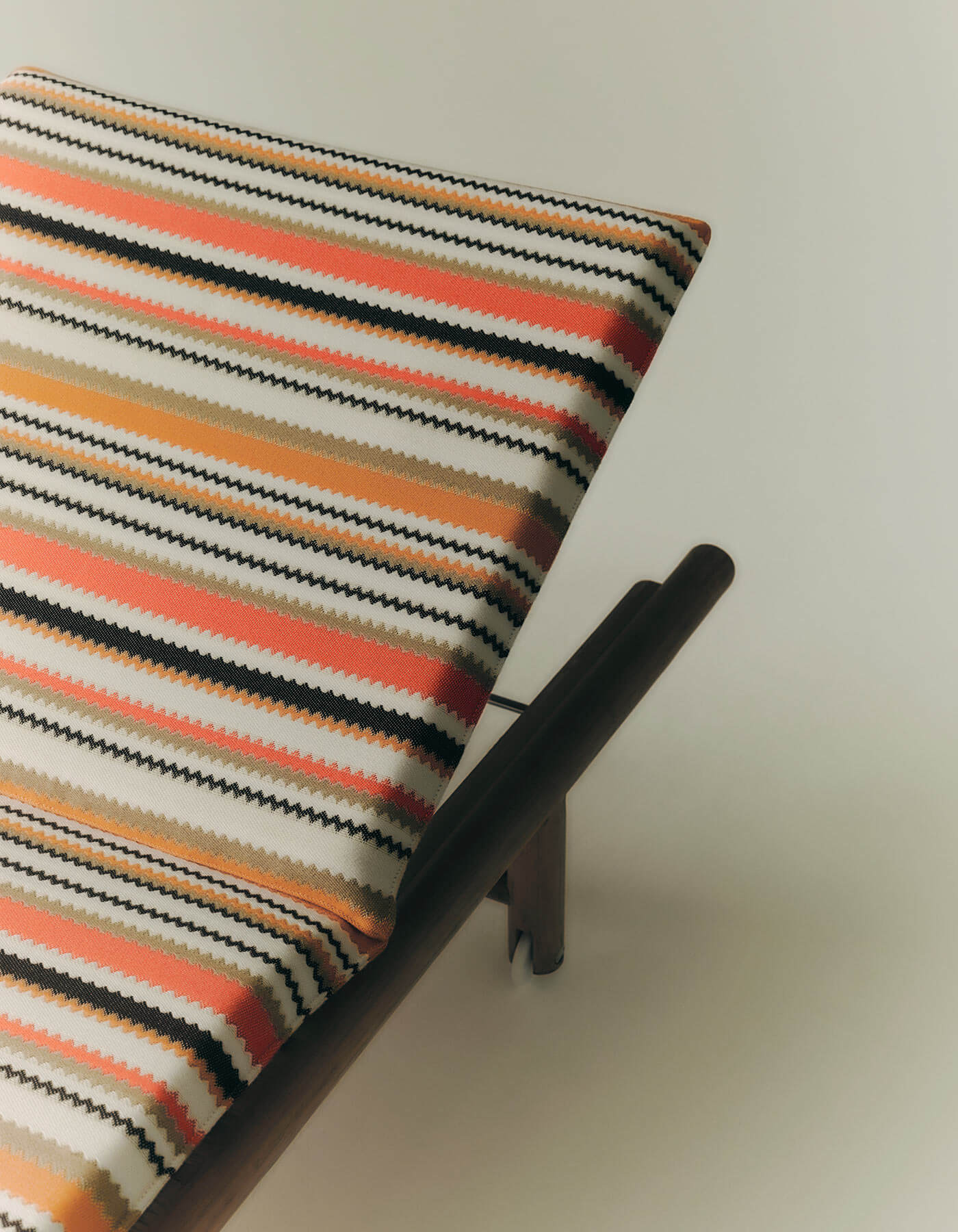 Садовая кровать с откидной спинкой из тикового дерева с колесами RODA Orson ARCH-00117685 - Вид №8