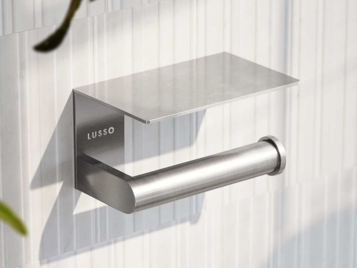 Держатель рулона из нержавеющей стали с полкой LUSSO DEKA ARCH-00032814