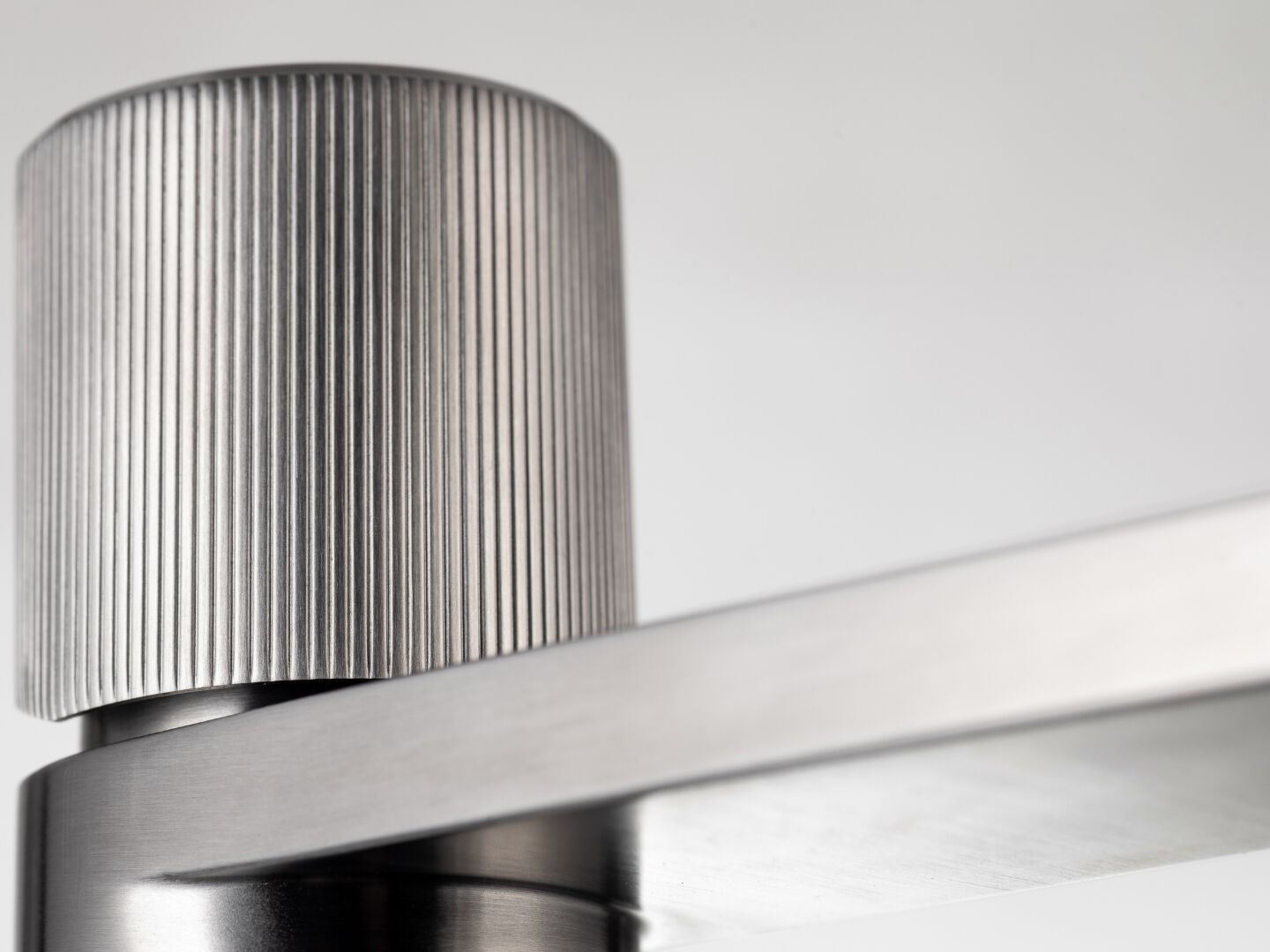 Однорычажный смеситель для раковины из нержавеющей стали Cropelli Alyssia ARCH-00004889