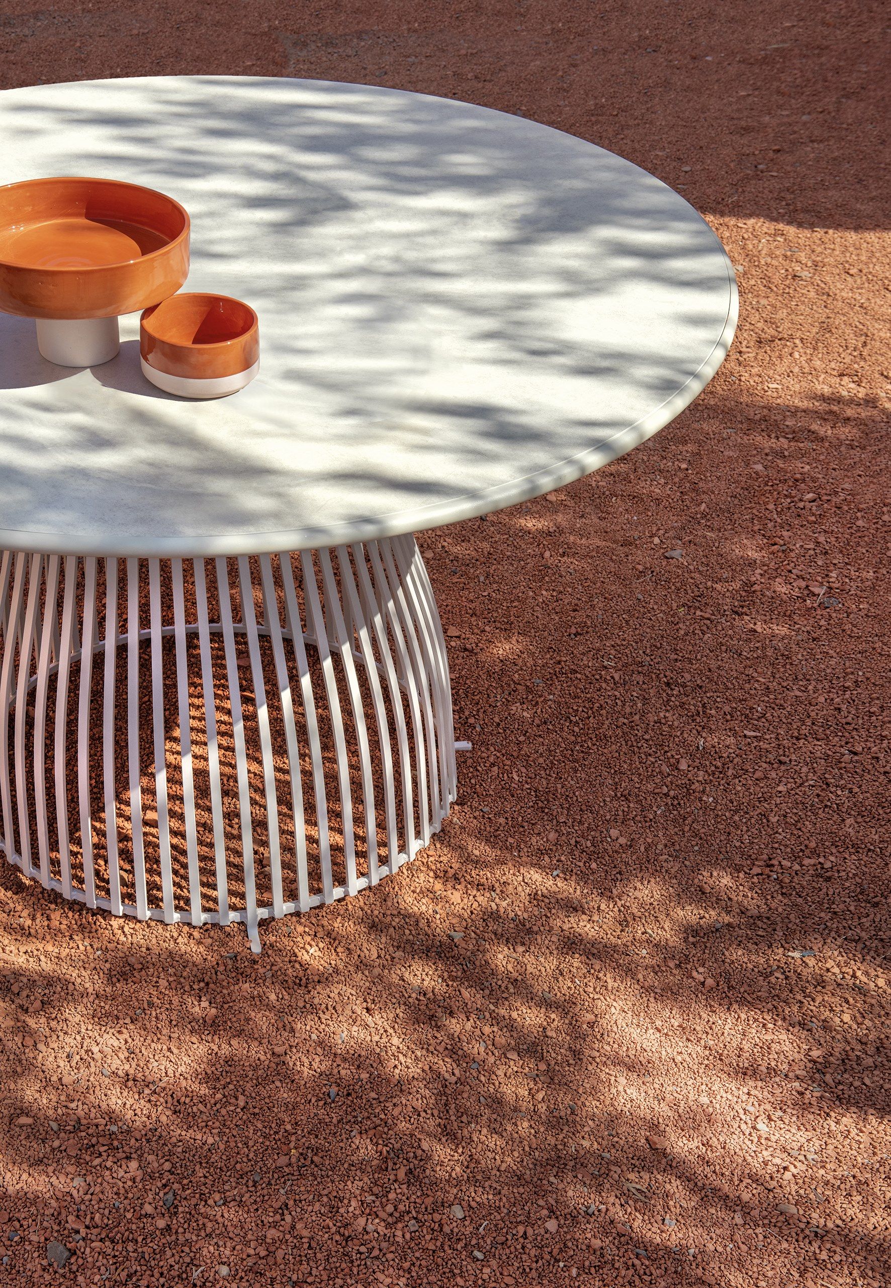 Алюминиевый круглый садовый стол Ethimo Venexia ARCH-00024766 - Вид №1