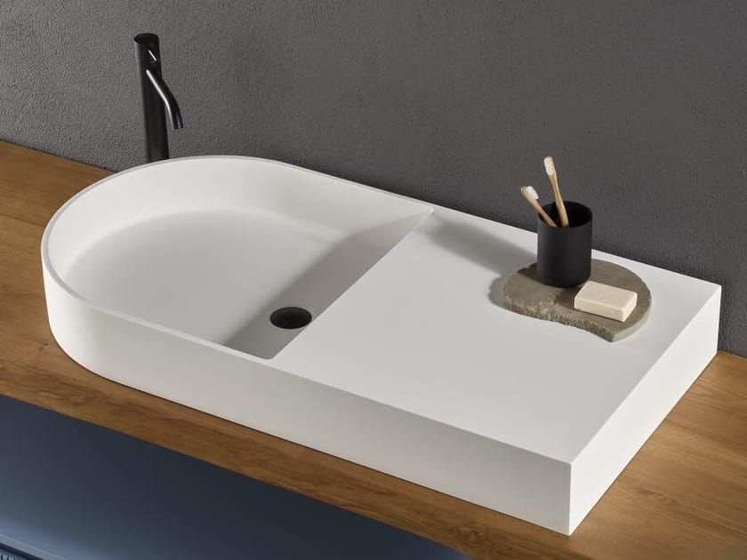 Умывальник из смолы Gaia Mobili Complements ARCH-00129254