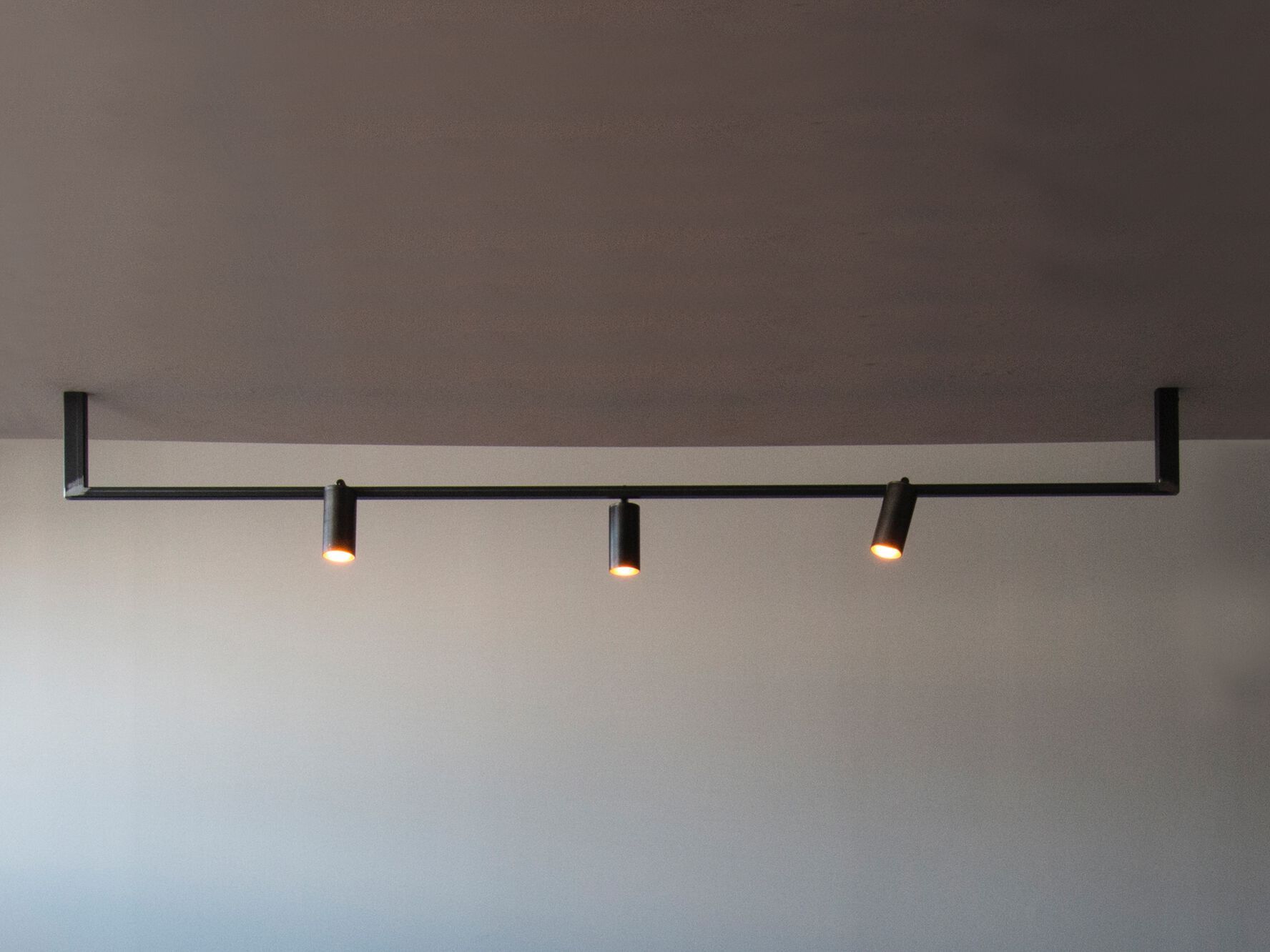 Регулируемая железная потолочная лампа Renzo Serafini ручка ARCH-00125130