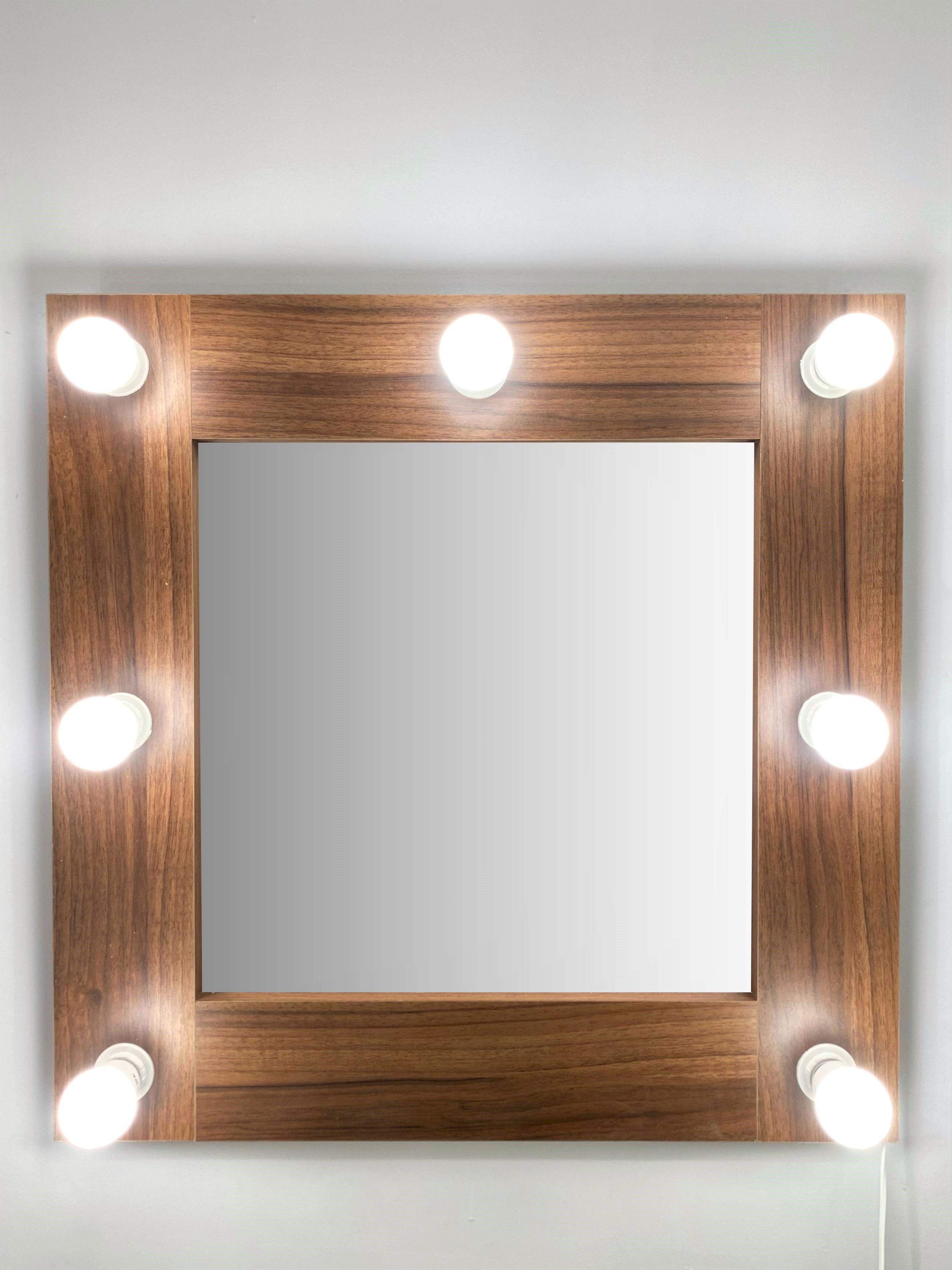 91053073 Гримерное зеркало с лампочками 60x60 см цвет орех STLM-0458983 BEAUTYUP