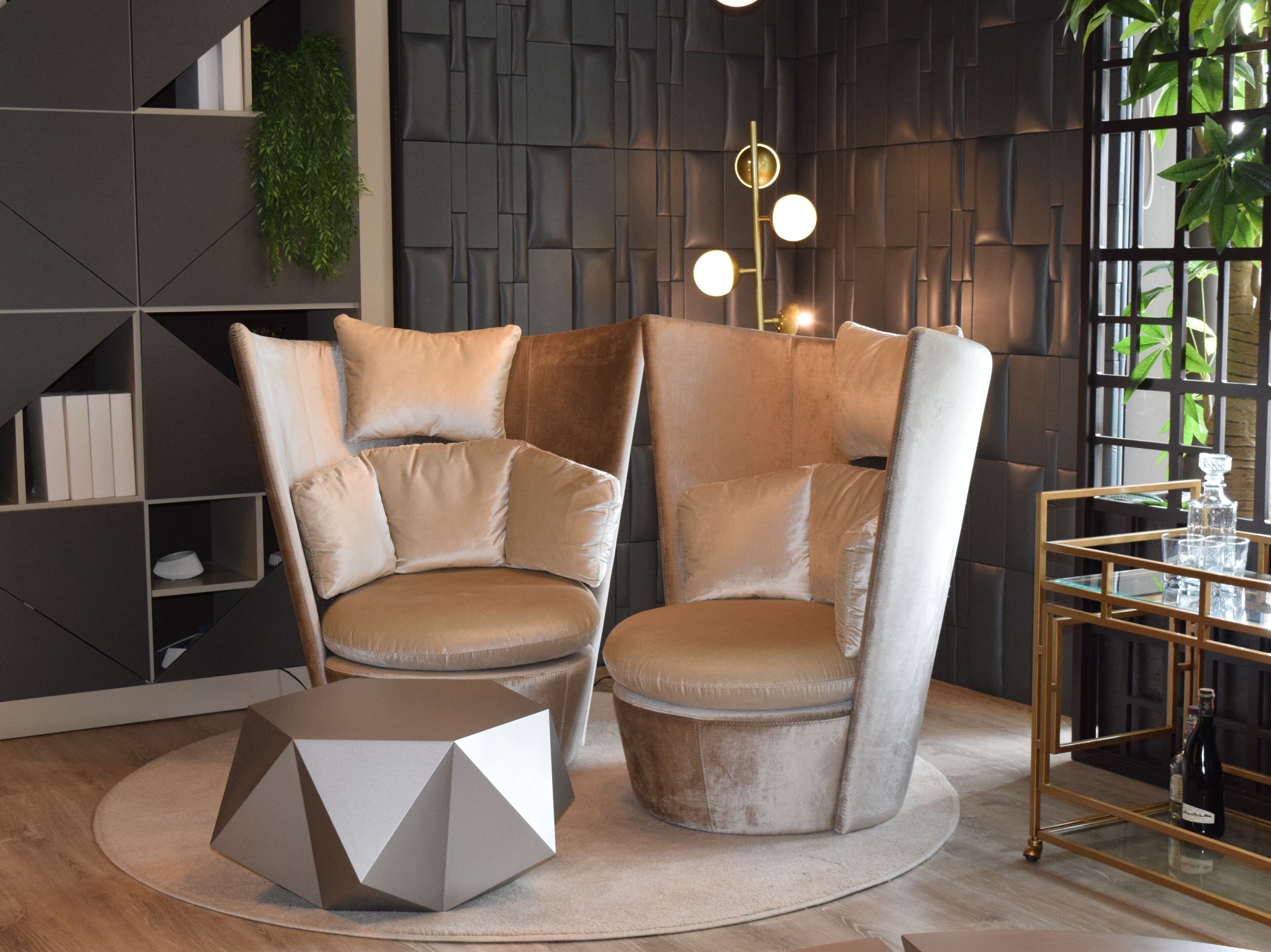 Тканевое кресло с высокой спинкой и подставкой для ног ABLE ZOE ARCH-00122522 - Вид №6