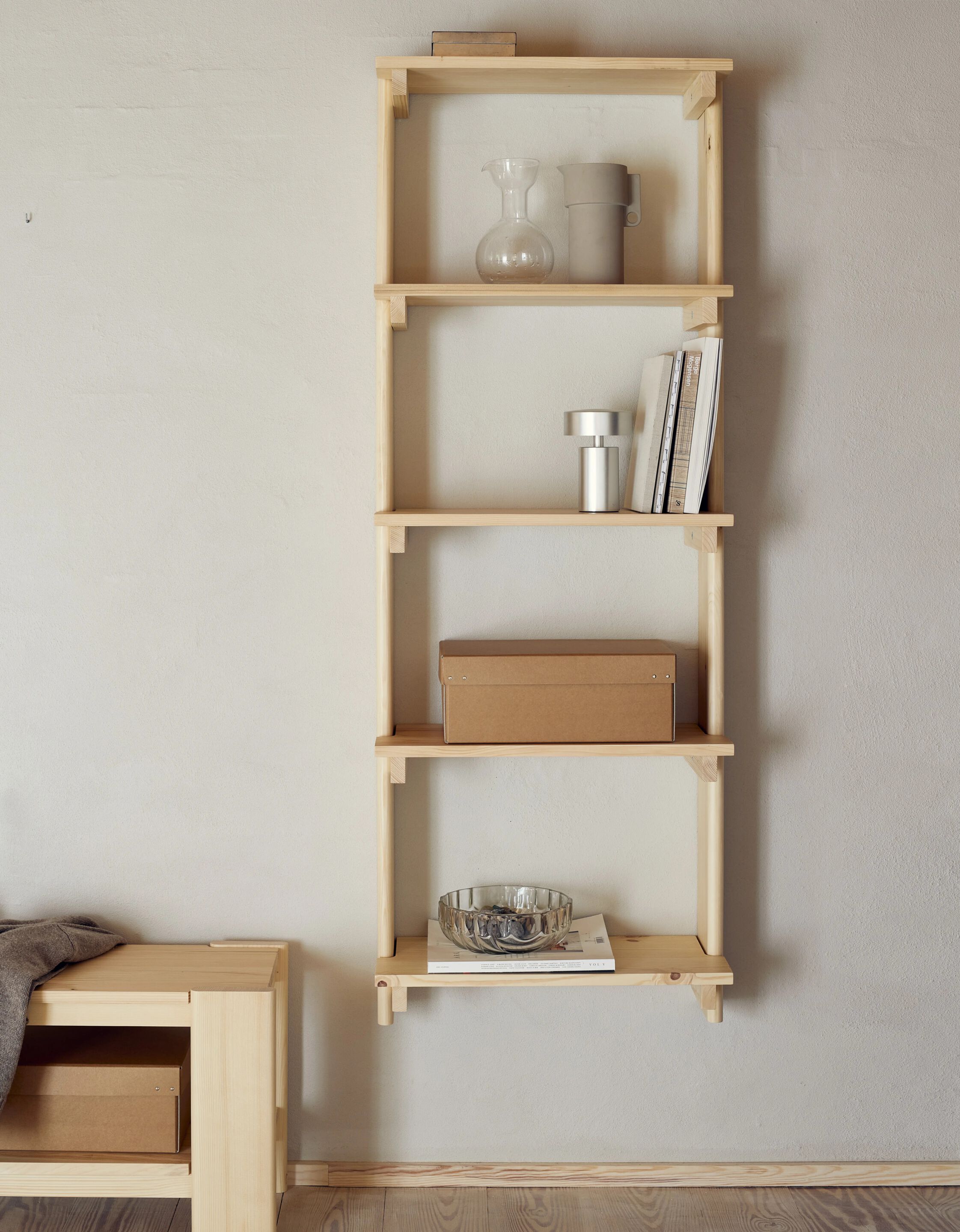 Деревянный подвесной книжный шкаф Form & Refine Beam ARCH-00034877 - Вид №3