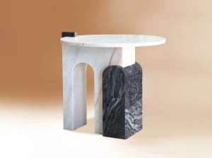 Круглый мраморный журнальный столик