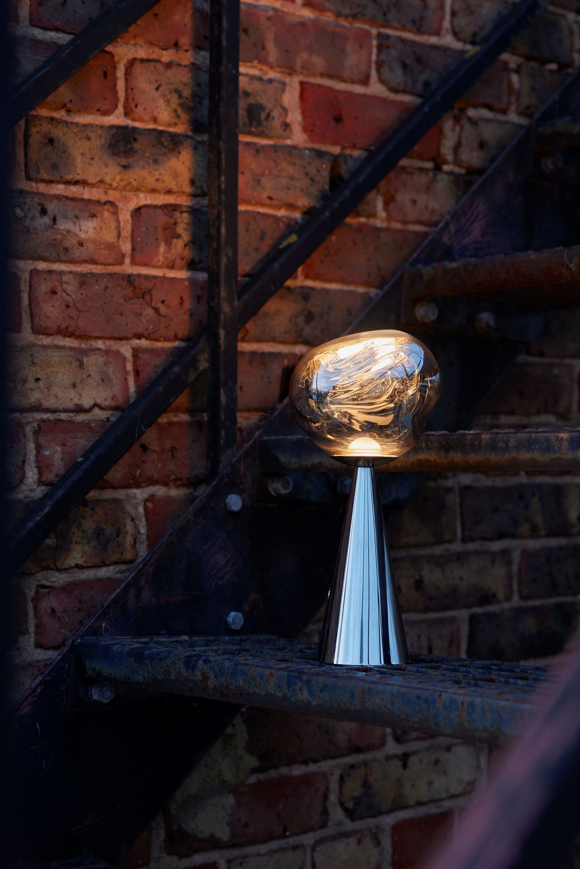 Светодиодная настольная лампа с батарейным питанием Tom Dixon Melt ARCH-00056851 - Вид №13