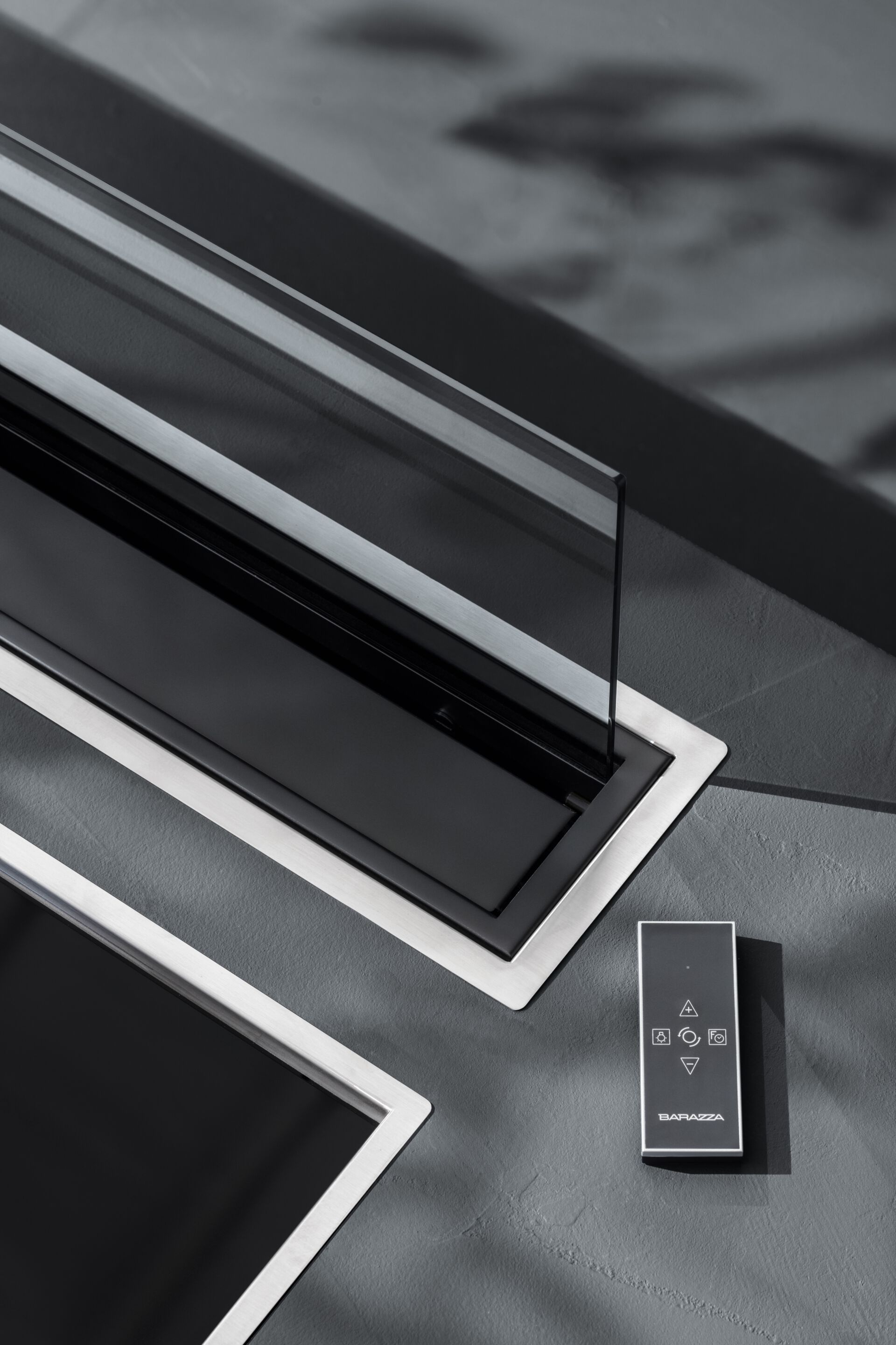 Канал оборудован вытяжкой для пола Barazza 1CKI187K ARCH-00053121 - Вид №3