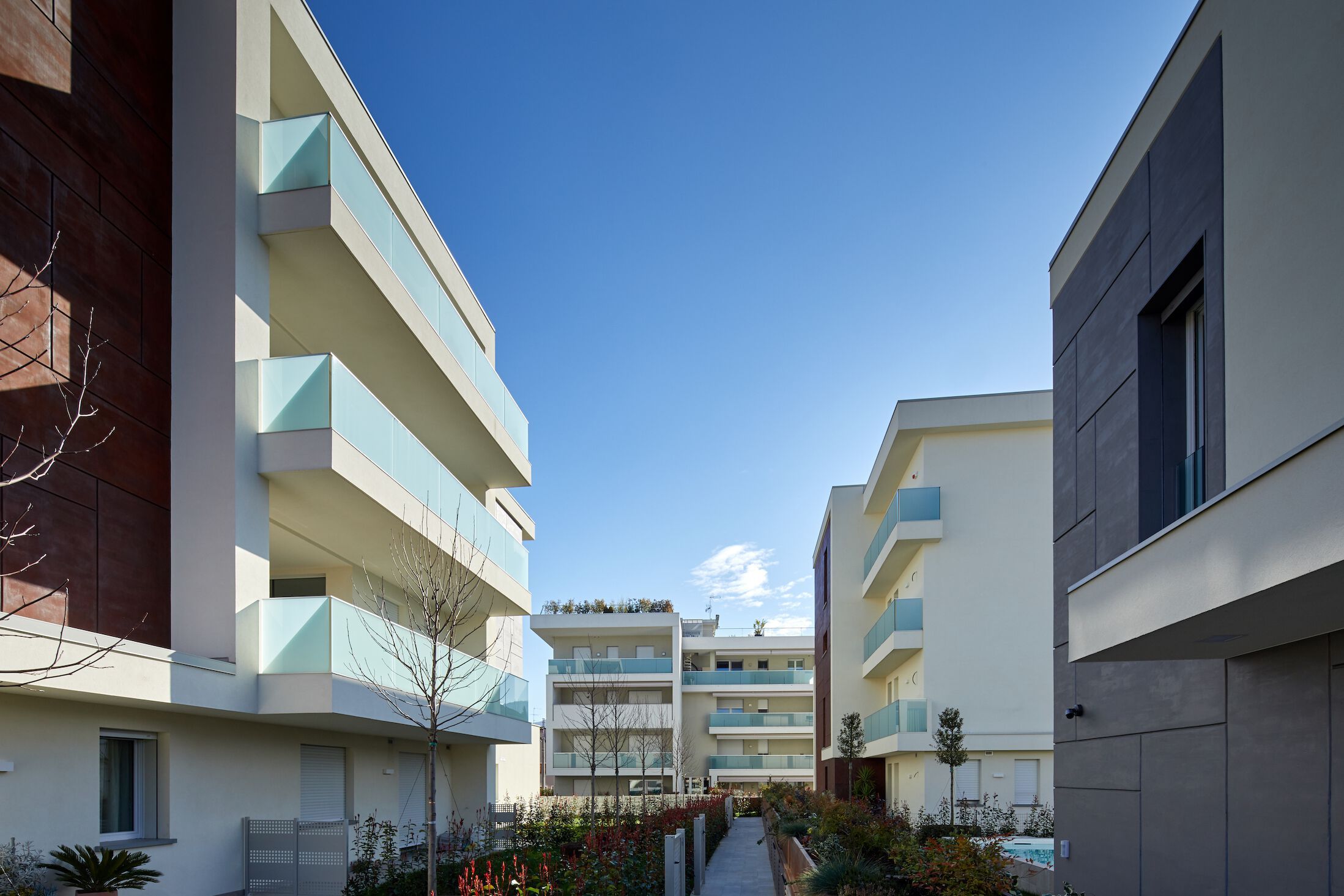 Стеклянный парапет для окон и балконов ALUVETRO система балюстрады GARDA ARCH-00040572 - Вид №2