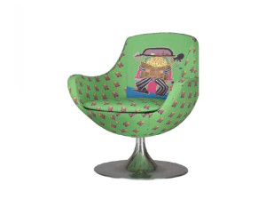 Тканевое кресло с подлокотниками